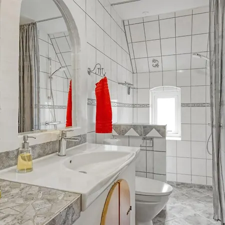 Omunde - 1-8km From The Sea By Interhome *